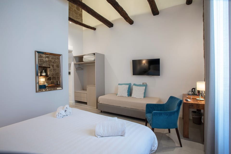 Superior Double Room, Private Bathroom (Anima) | Egyptian cotton sheets, premium bedding, down comforters