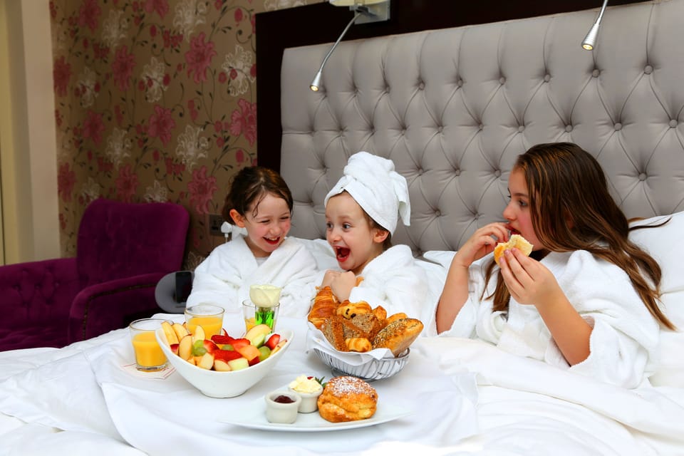 Deluxe Triple Room, Multiple Beds, Accessible | Egyptian cotton sheets, premium bedding, pillowtop beds, in-room safe