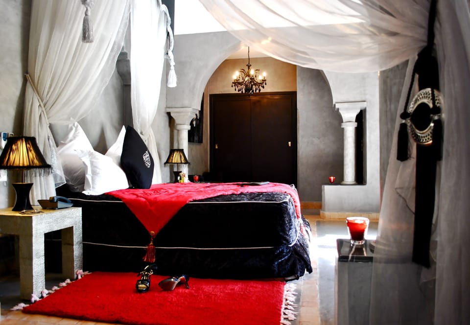 Junior Suite | 10 bedrooms, premium bedding, down comforters, in-room safe
