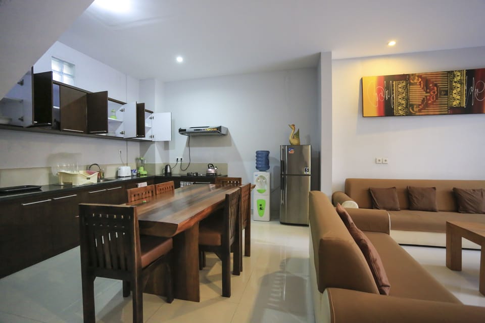 Villa, 3 Bedrooms, Garden View | In-room dining