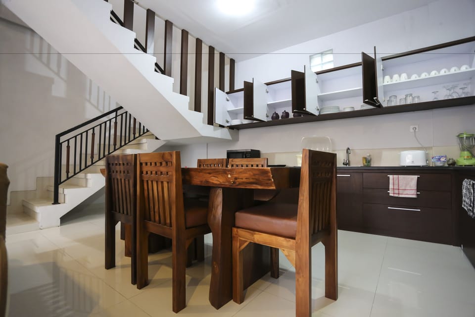 Villa, 3 Bedrooms, Garden View | In-room dining