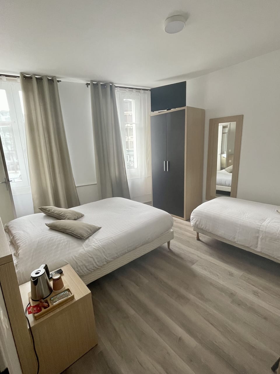 Standard Triple Room | Premium bedding, desk, laptop workspace, iron/ironing board