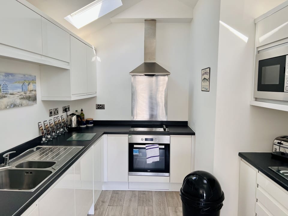 Executive Apartment, Ensuite, Sea View | Shared kitchen