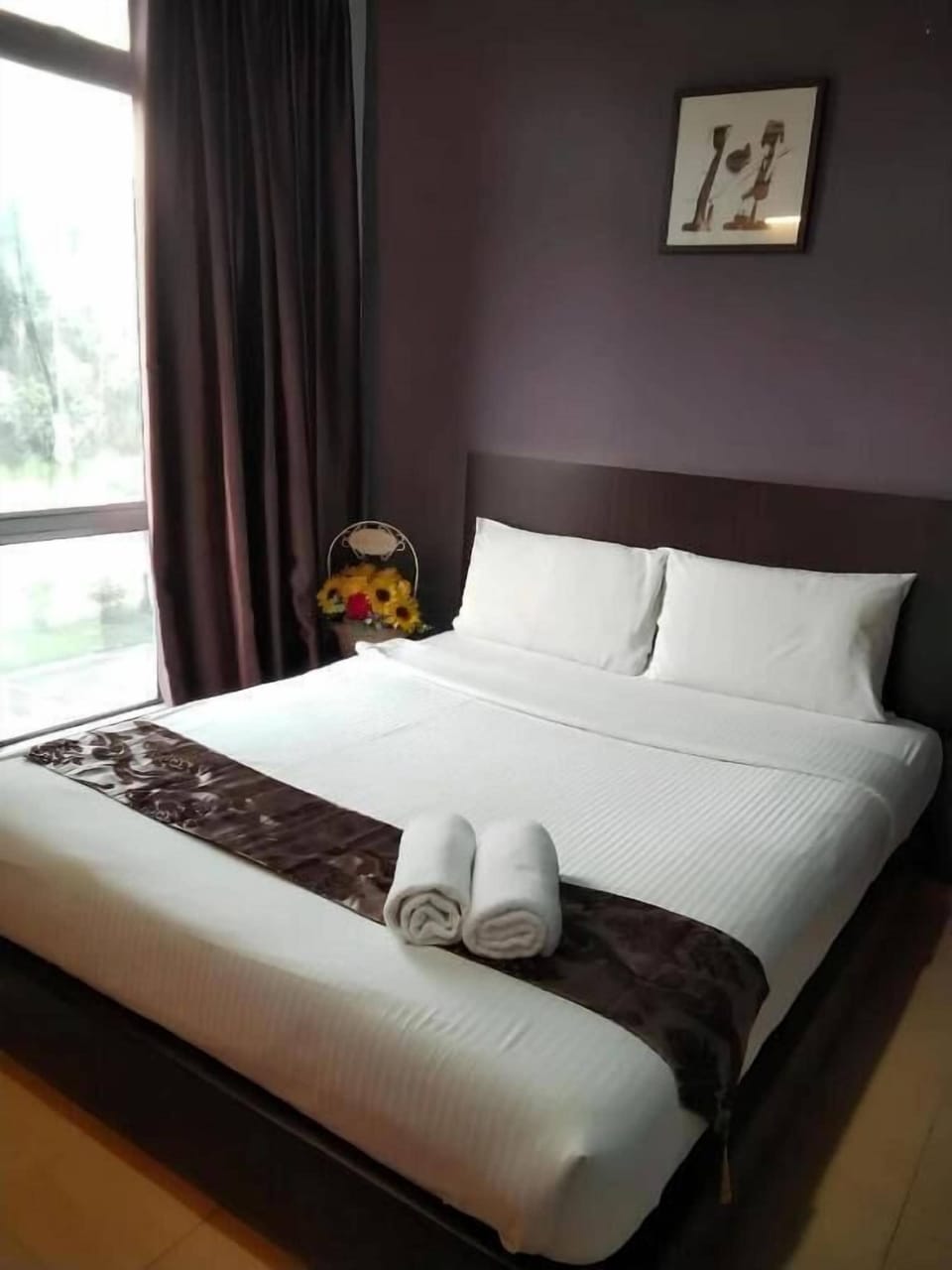 Deluxe Room | Desk, WiFi (free), bed sheets