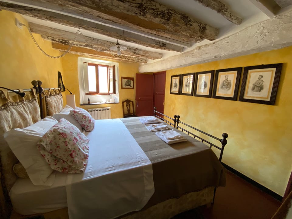 Double Room | Minibar, free WiFi, bed sheets