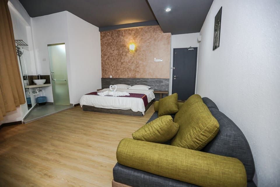 Family Suite | Desk, iron/ironing board (on request), WiFi (free), bed sheets