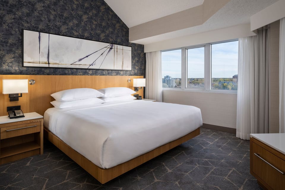 Executive Single Room, 1 Bedroom | Premium bedding, down comforters, pillowtop beds, in-room safe