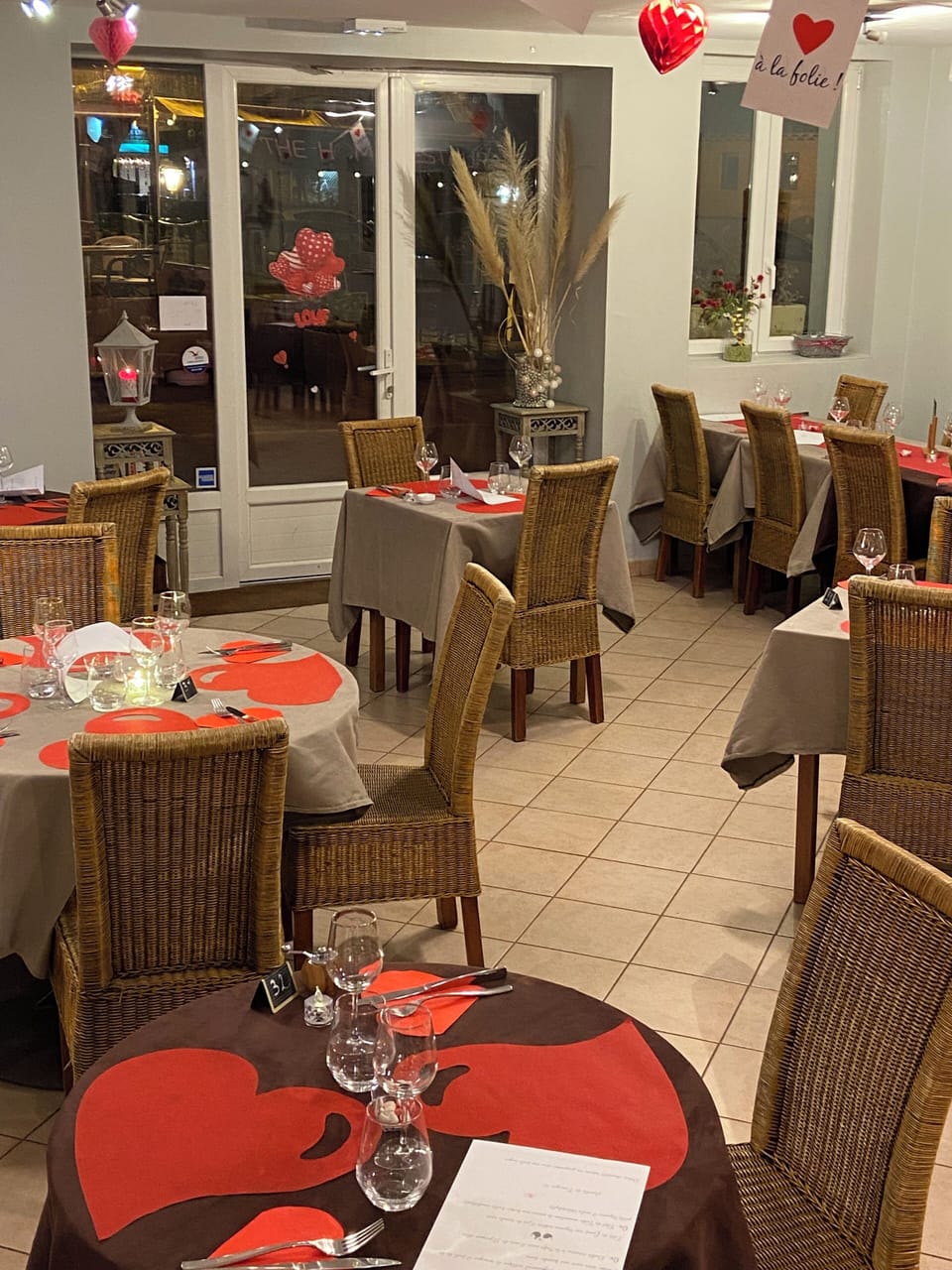 Lunch and dinner served, Regional cuisine