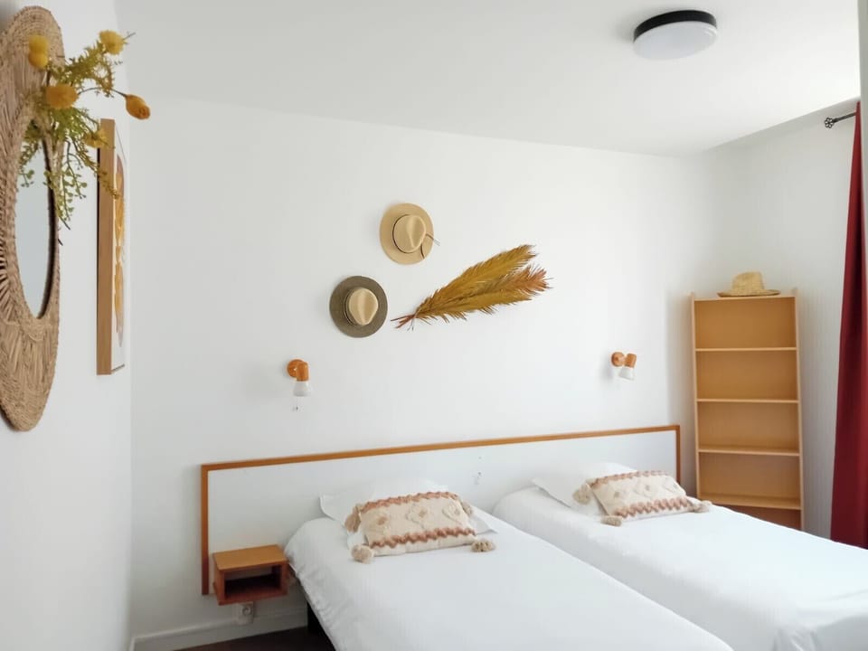 Twin Room, City View | Free WiFi, bed sheets