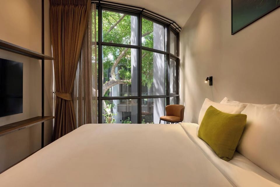 Superior Double Room, Garden View | Blackout drapes, WiFi (free), bed sheets