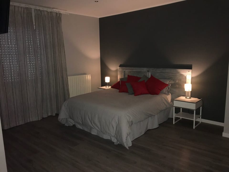 Deluxe Suite | Individually decorated, desk, free WiFi, bed sheets