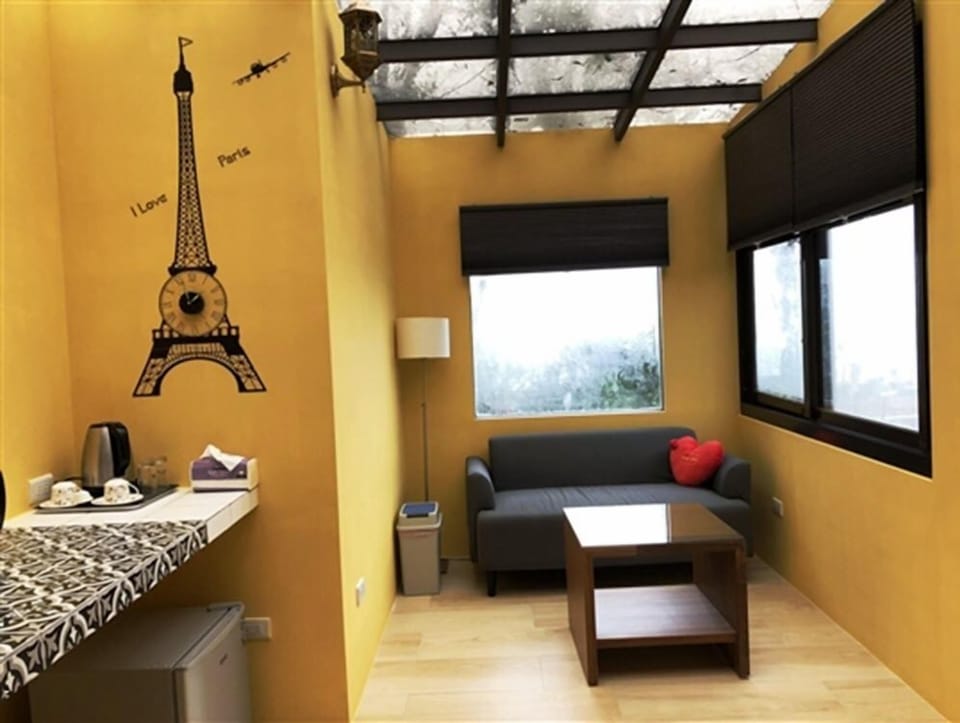 Design Double Room (Hello Kitty) | Soundproofing, free WiFi, bed sheets
