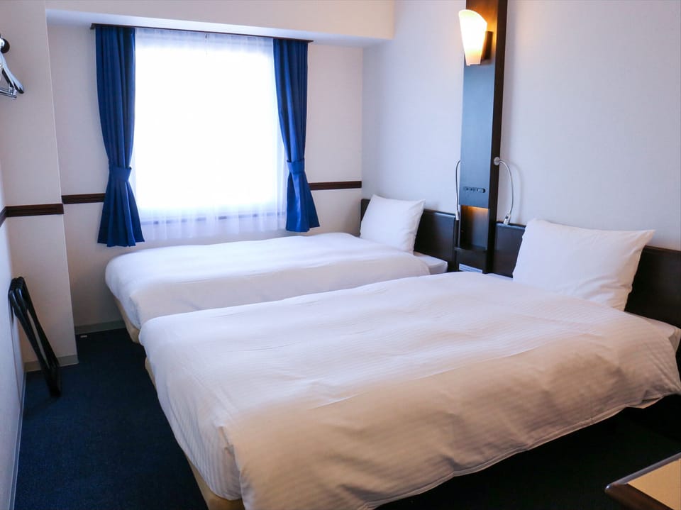 1 bedroom, desk, blackout drapes, free WiFi