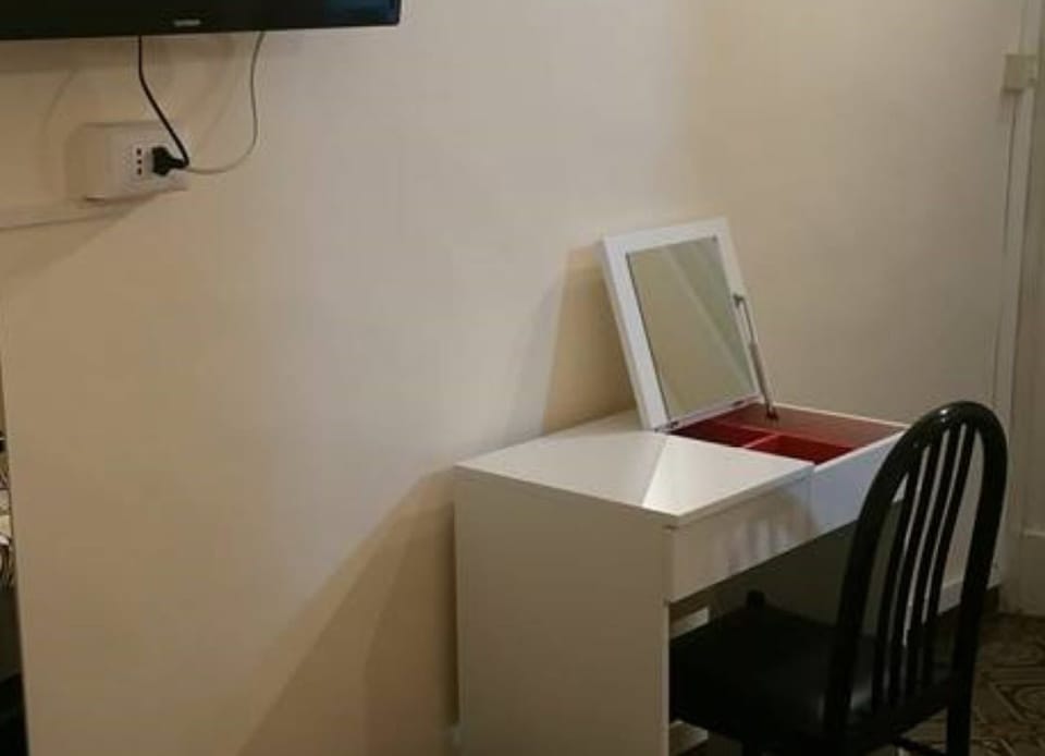 Double Room | Desk, soundproofing, free WiFi, bed sheets