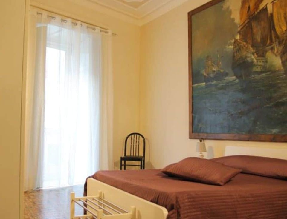 Double Room, 1 King Bed, Balcony | Desk, soundproofing, free WiFi, bed sheets