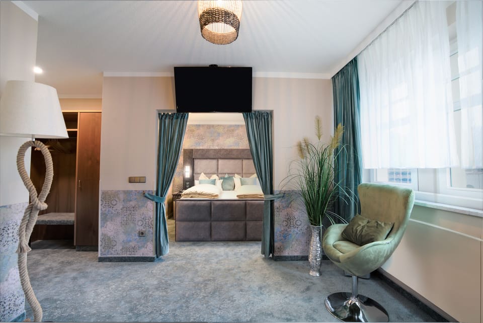 Junior Suite | Hypo-allergenic bedding available, down comforters, minibar