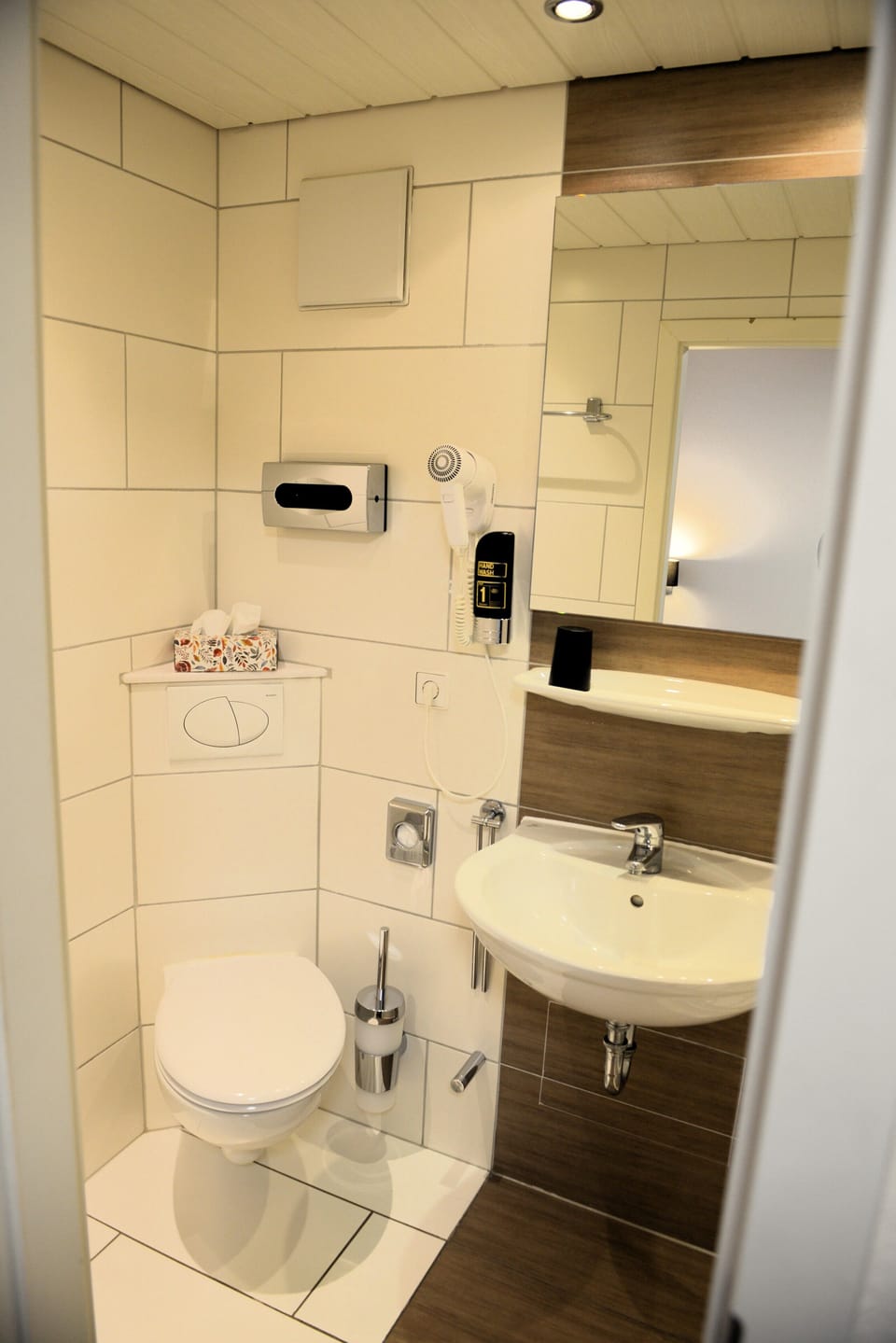 In-room safe, desk, rollaway beds, free WiFi