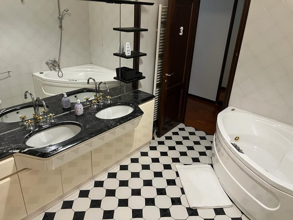 Triple Room, Bathtub (Room 03) | Desk, free WiFi, bed sheets