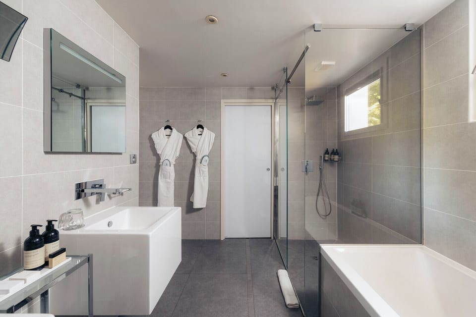 Junior Natural | Bathroom | Hair dryer, bathrobes, towels
