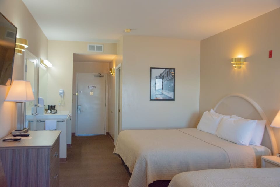Basic Double Room, Multiple Beds | In-room safe, individually decorated, individually furnished, desk