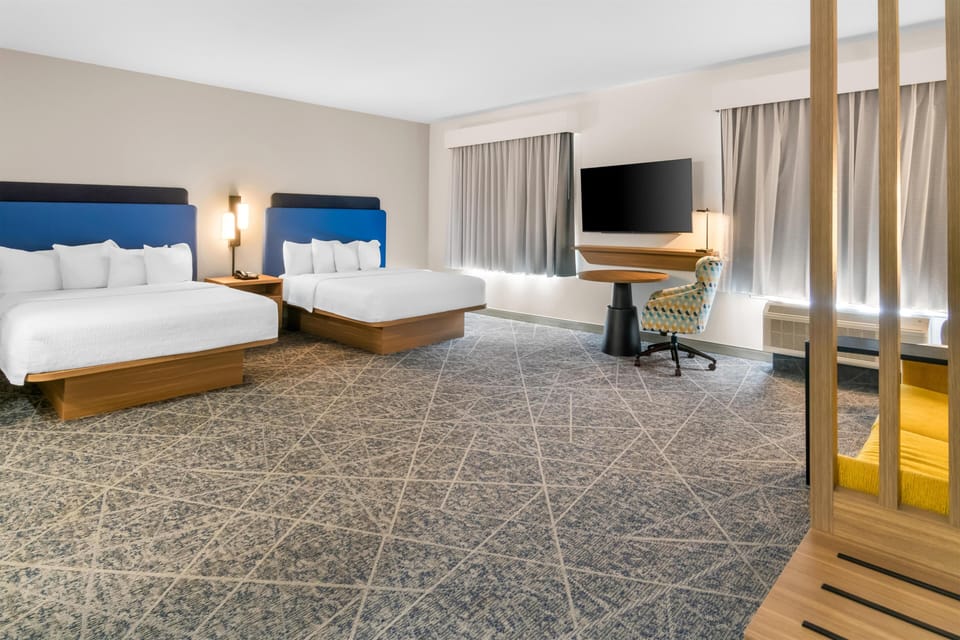 Studio Suite, Non Smoking | Hypo-allergenic bedding available, desk, laptop workspace