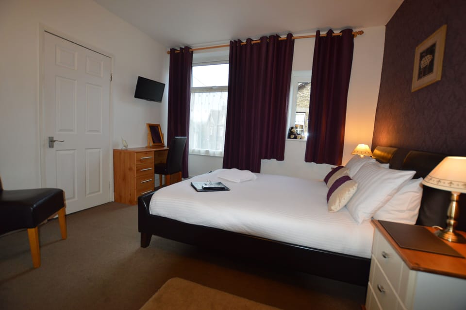 Standard Double Room, 1 Double Bed, Refrigerator | Premium bedding, iron/ironing board, free WiFi, bed sheets