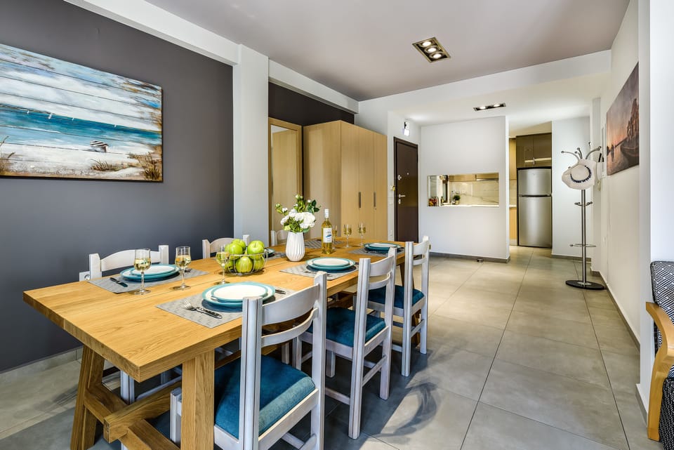 Apartment, 2 Bedrooms | In-room dining