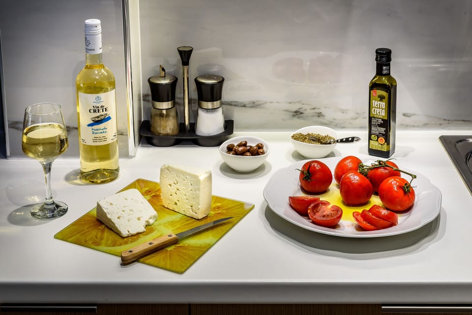 Apartment, 2 Bedrooms | In-room dining