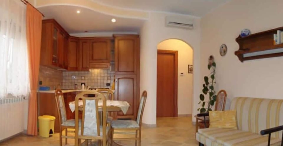 Appartamento Sila | Private kitchenette | Shared fridge, electric kettle