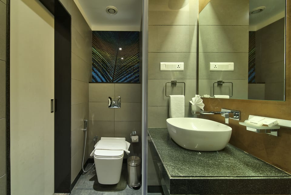 Shower, towels