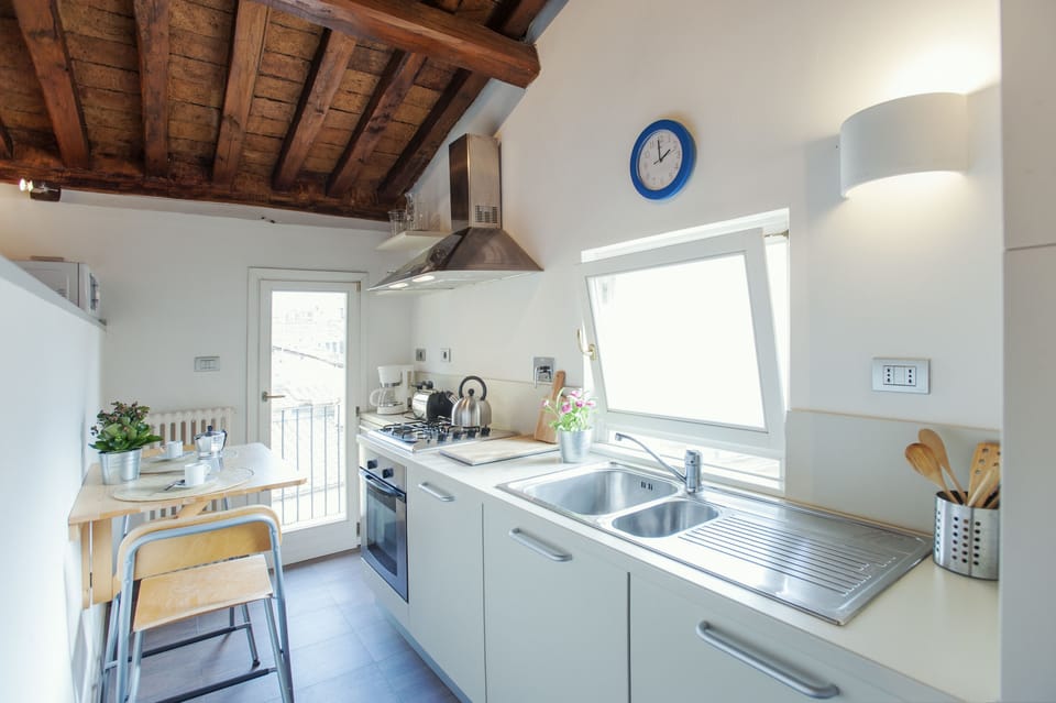 Apartment, 1 Bedroom | Private kitchen | Full-size fridge, microwave, oven, stovetop