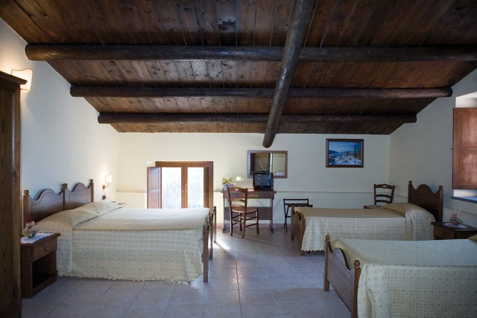 1 bedroom, premium bedding, in-room safe, desk