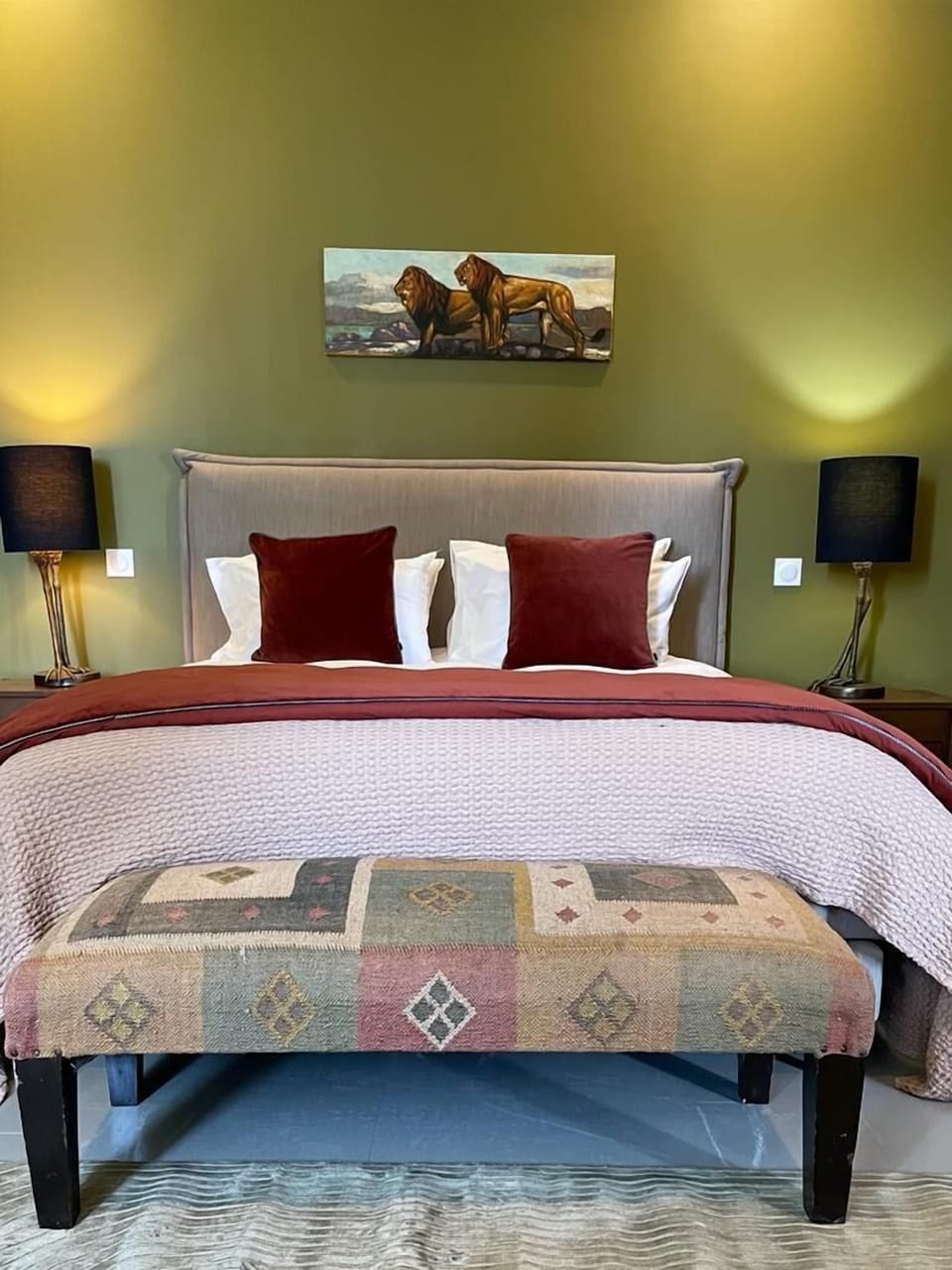 Executive Suite | Premium bedding, individually decorated, individually furnished