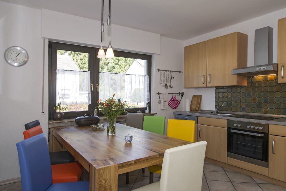Family House, 4 Bedrooms | Private kitchen | Fridge, microwave, oven, stovetop