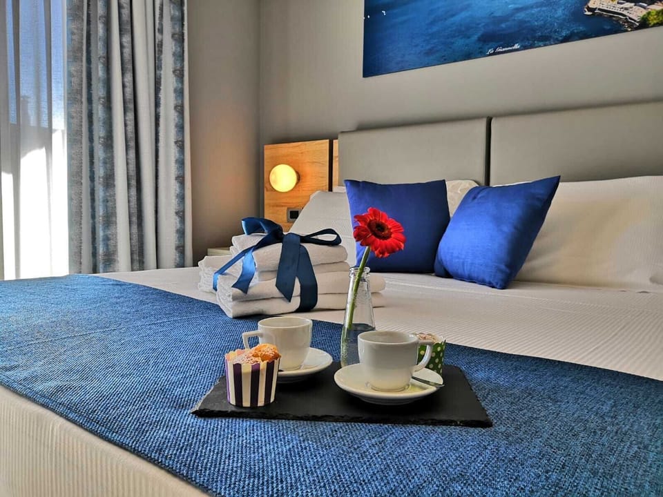 Classic Double or Twin Room | Premium bedding, down comforters, memory foam beds, minibar