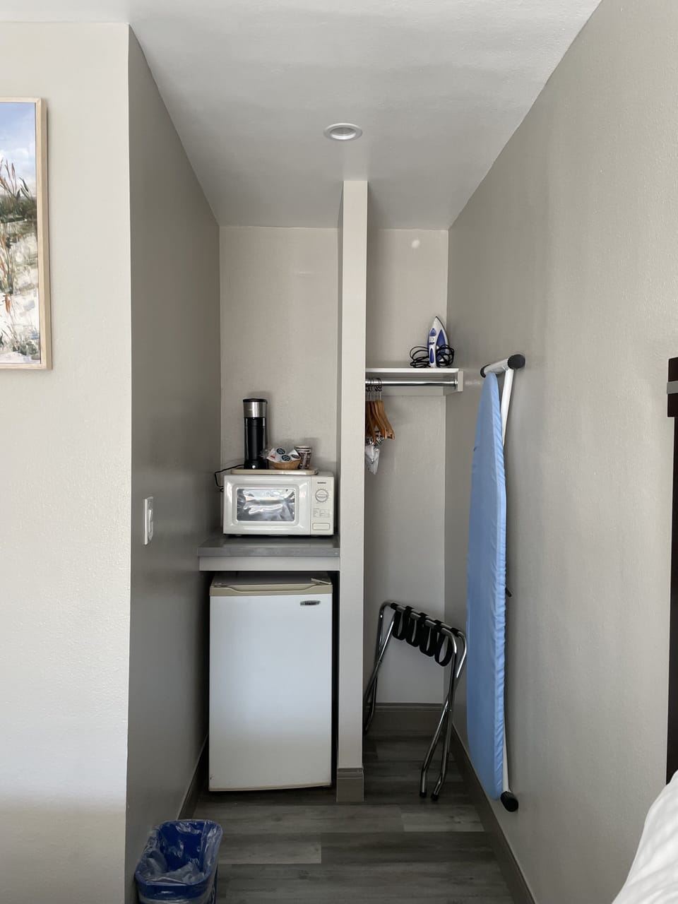 Desk, laptop workspace, free WiFi, bed sheets