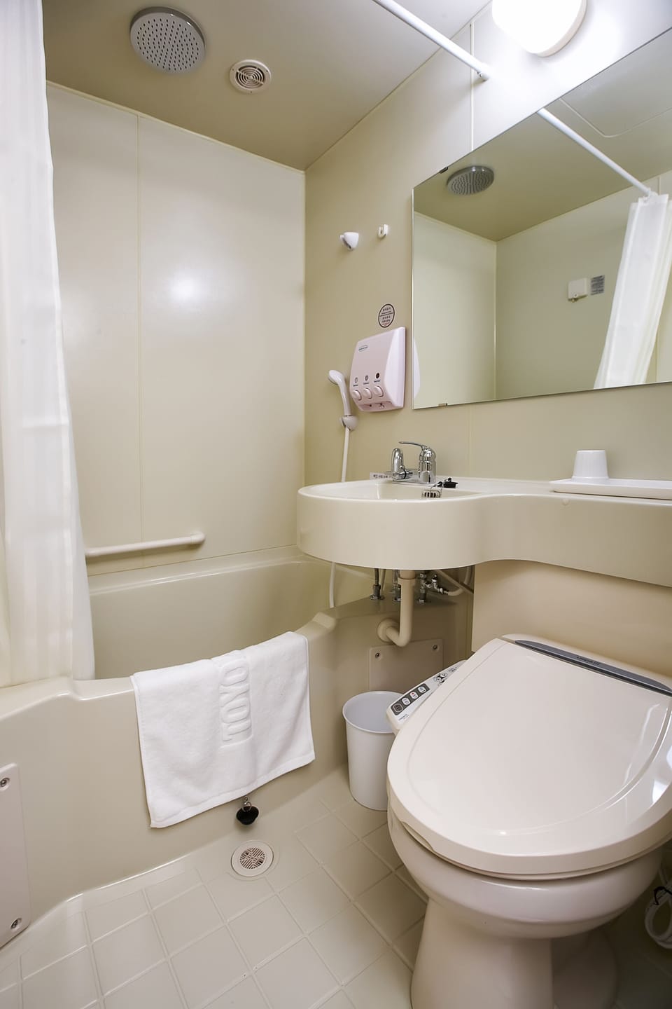 Combined shower/tub, free toiletries, hair dryer, bathrobes