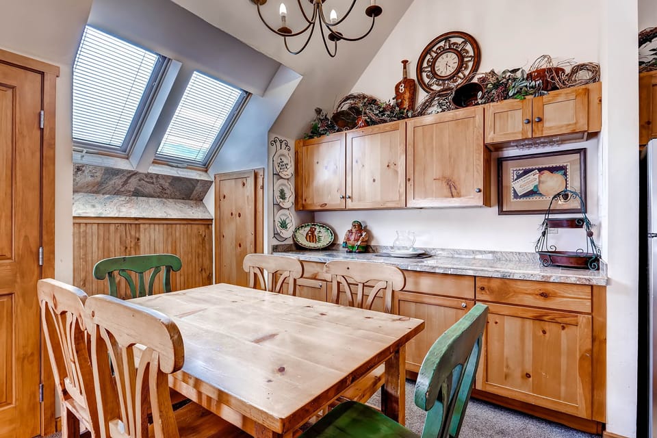 Condo, 3 Bedrooms | Private kitchen | Full-size fridge, microwave, oven, dishwasher