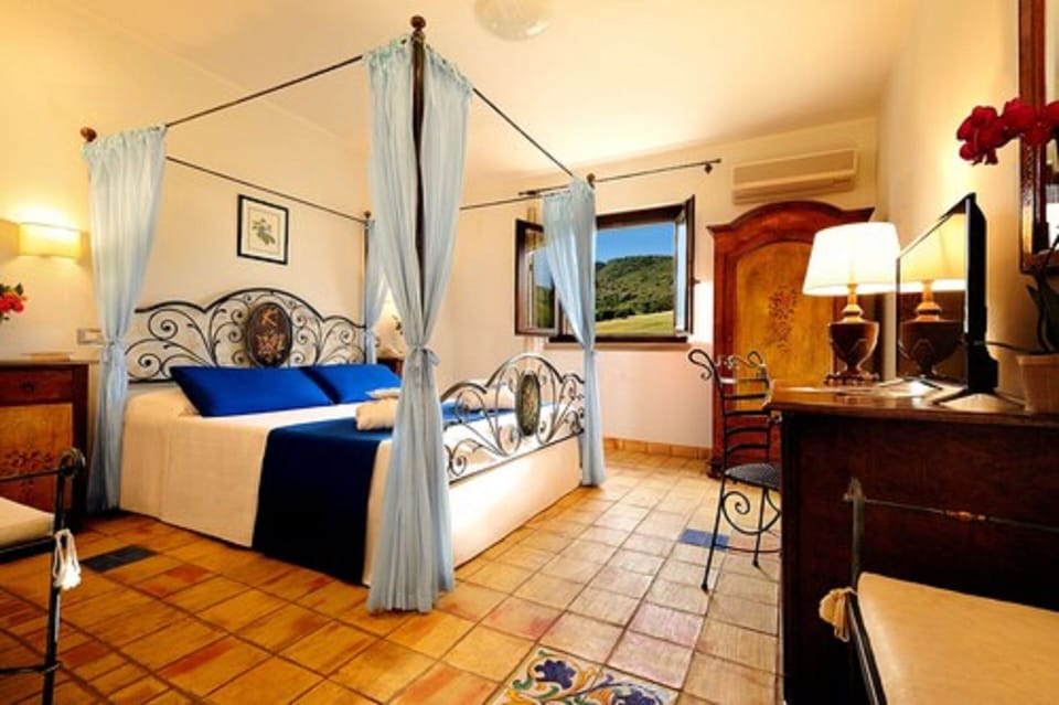 Premium bedding, down comforters, memory foam beds, minibar