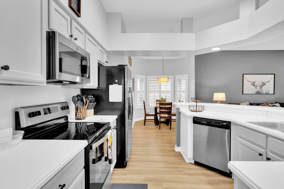 Family House | Private kitchen | Fridge, microwave, oven, stovetop