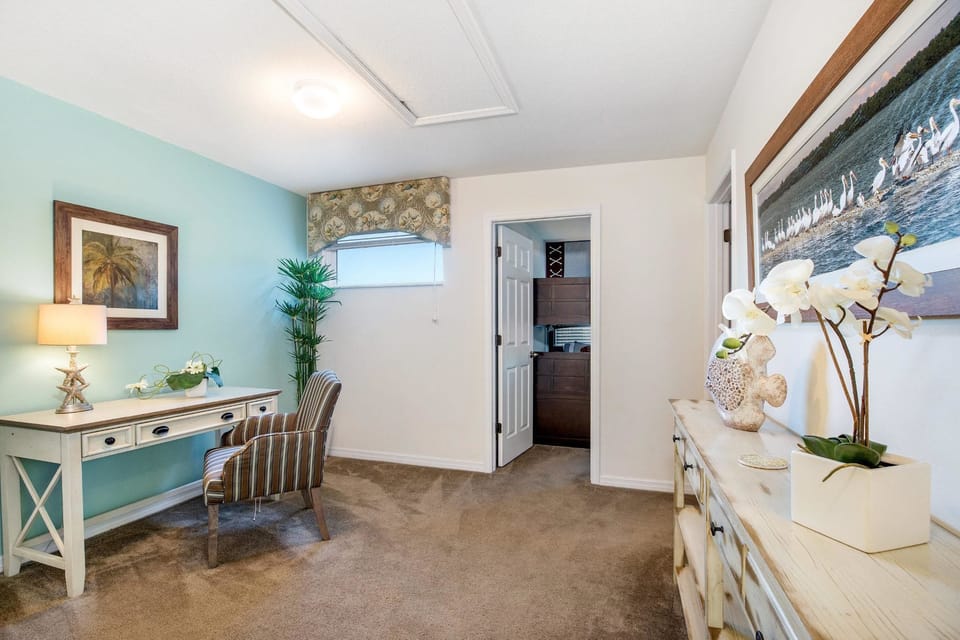 Family House | 6 bedrooms, iron/ironing board, cribs (free), WiFi (free)