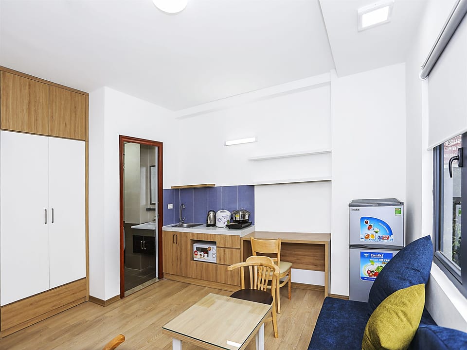Business Studio, Balcony | Living area | LCD TV
