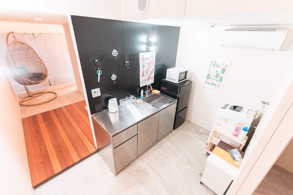 Fridge, microwave, stovetop, electric kettle