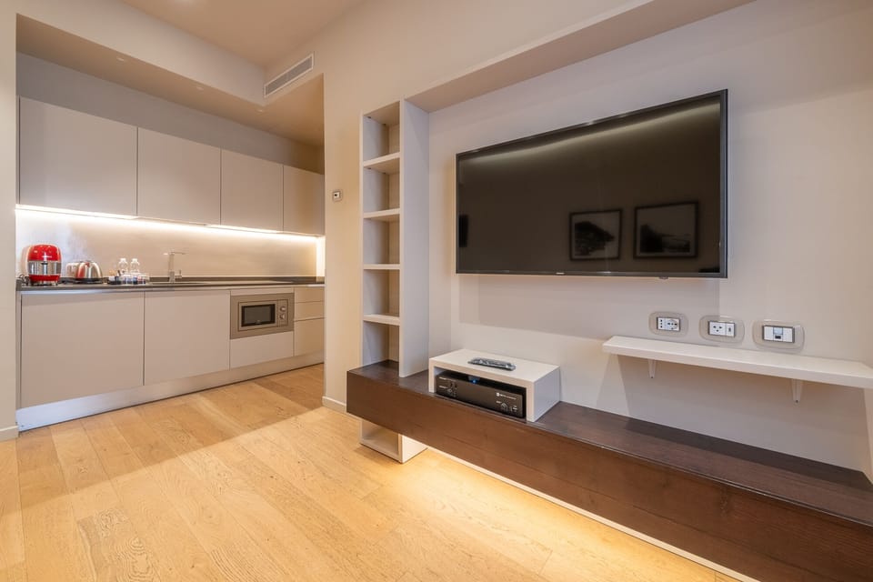 Superior Suite, 1 Bedroom | Private kitchen | Fridge, microwave, stovetop, coffee/tea maker