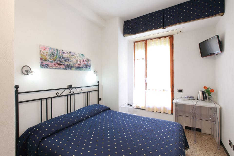 Desk, free WiFi, bed sheets