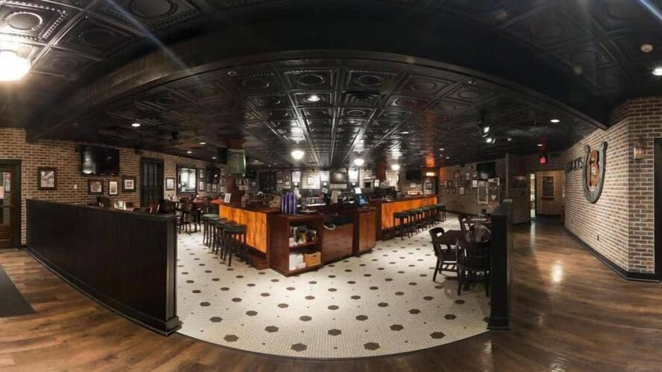 Breakfast, lunch and dinner served