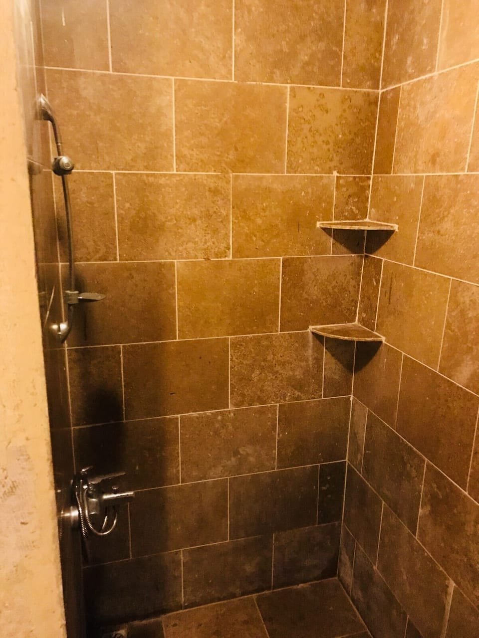 Standard Twin Room, City View | Bathroom | Deep soaking tub, hydromassage showerhead, free toiletries, hair dryer