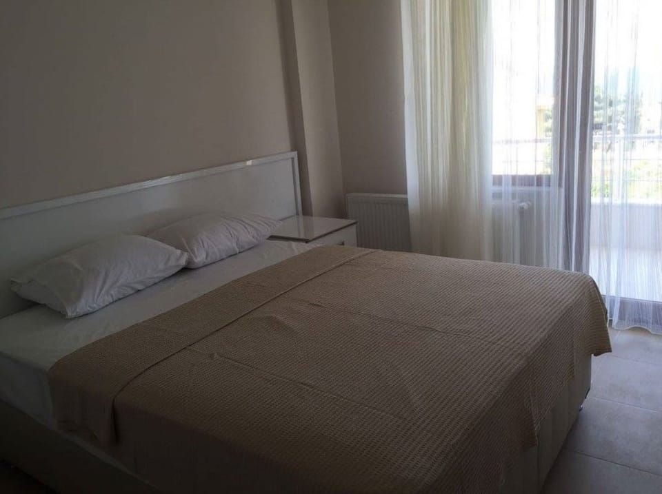 Apartment, Mountain View | Soundproofing, free WiFi, bed sheets