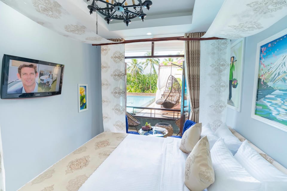 Deluxe Double Room | Hypo-allergenic bedding, down comforters, minibar, in-room safe