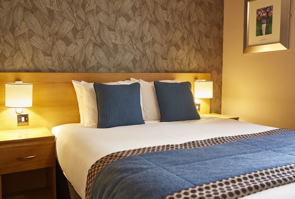 Feature Room | In-room safe, desk, iron/ironing board, free WiFi